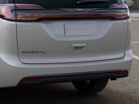 New 2026 Chrysler Pacifica Select w/ S Appearance Package FWD image 43