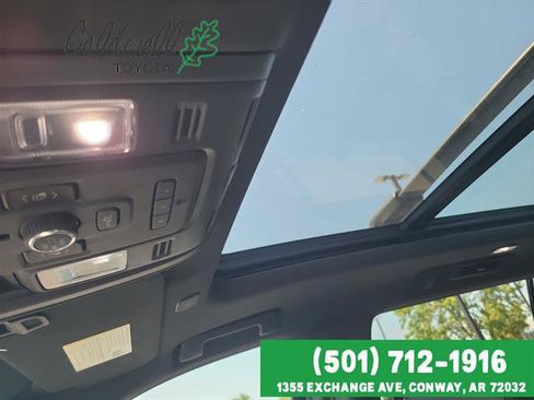 Used 2024 GMC Yukon XL Denali w/ Denali Reserve Package AWD/4WD image 21