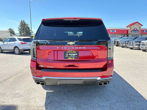 Used 2025 Chevrolet Suburban High Country AWD/4WD image 4