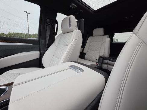 Used 2026 Cadillac Escalade Platinum Sport w/ LPO, ONYX Package AWD/4WD image 31
