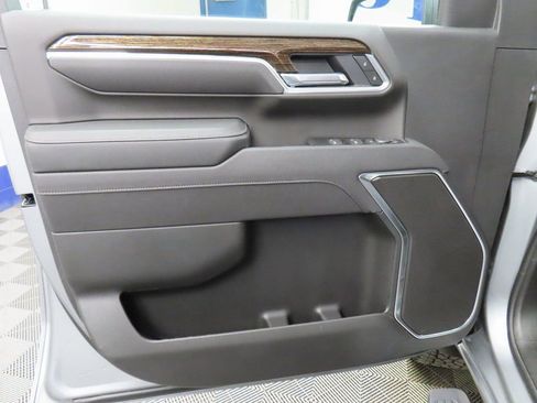 Used 2025 GMC Sierra 2500 SLE w/ SLE Value Package; image 60