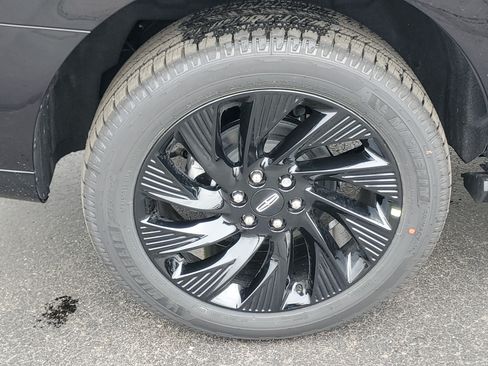 New 2026 Lincoln Navigator Reserve w/ Jet Appearance Package AWD/4WD image 5