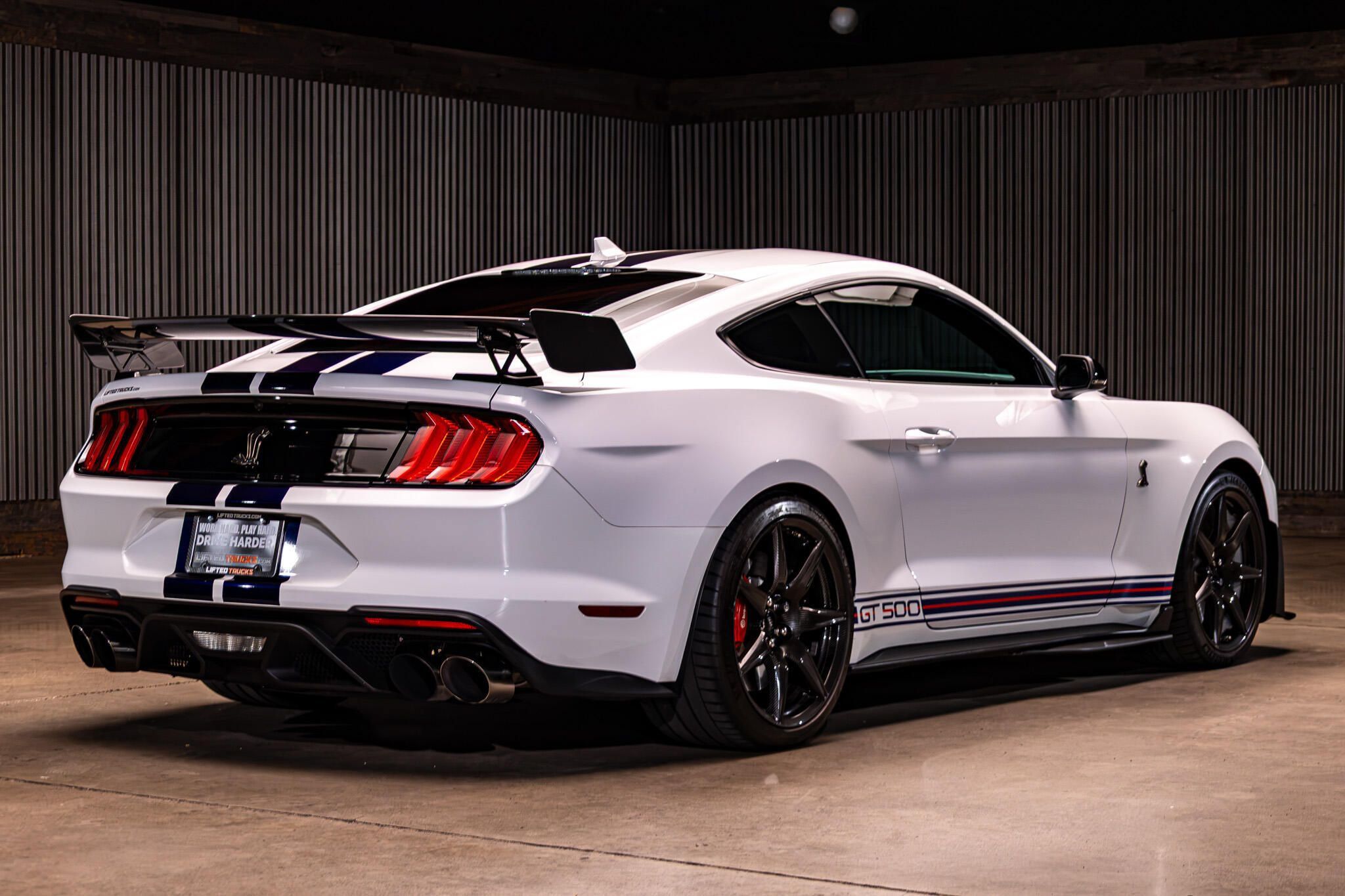 Used 2022 Ford Mustang Shelby GT500 w/ Carbon Fiber Track Pack RWD image 9