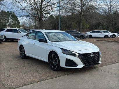 Used 2024 Nissan Altima 2.5 SR