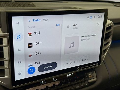 Used 2024 Toyota Tundra Platinum AWD/4WD image 17