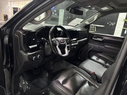 Used 2025 GMC Sierra 1500 SLT AWD/4WD image 11