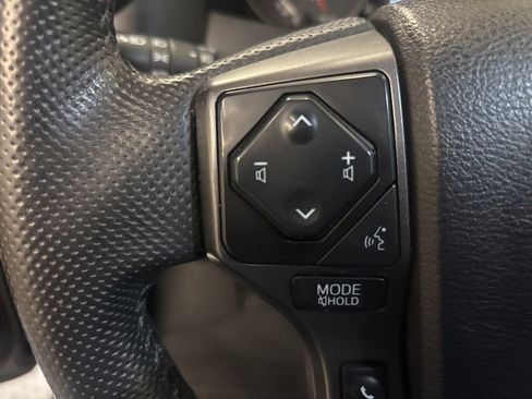 Used 2022 Toyota Tacoma TRD Sport image 17