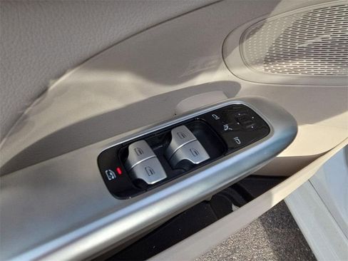 New 2025 Mercedes-Benz C 300 Sedan image 15