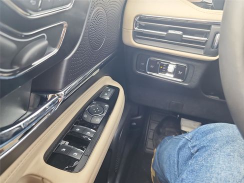 New 2026 Lincoln Corsair Reserve image 29