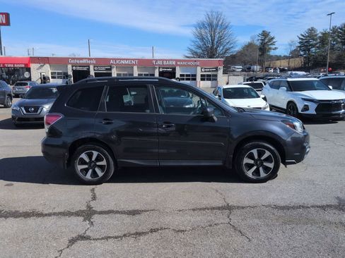 Used 2018 Subaru Forester 2.5i Premium image 9