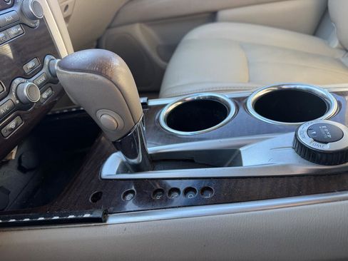 Used 2014 Nissan Pathfinder SL w/ SL Premium Package image 40