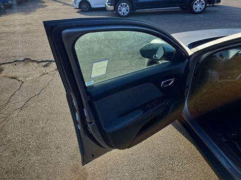 Used 2025 Kia K4 FWD image 10