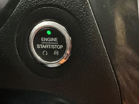 Used 2018 Ford Explorer XLT image 44