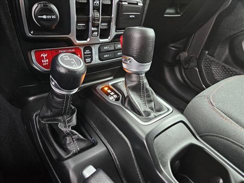 Used 2024 Jeep Wrangler Rubicon w/ Safety Group image 12