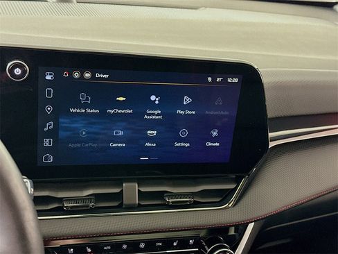 Used 2025 Chevrolet Equinox RS w/ Safety and Technology Package image 9