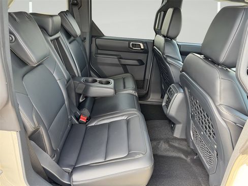 New 2025 Ford Bronco Badlands image 30