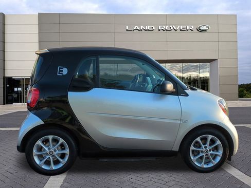 Used 2018 smart fortwo electric drive image 4