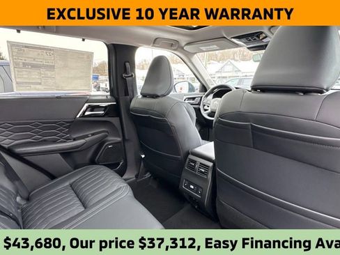 New 2026 Mitsubishi Outlander SEL image 13