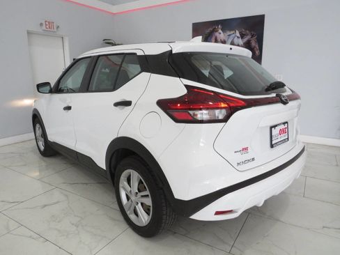 Used 2023 Nissan Kicks S image 6