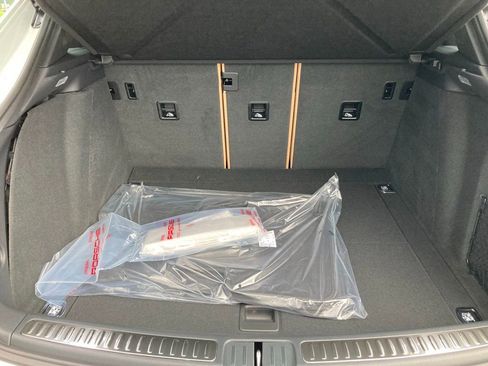 Used 2025 Porsche Macan image 29