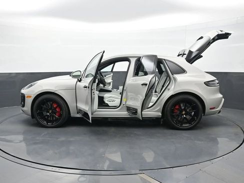 New 2026 Porsche Macan GTS AWD/4WD image 30