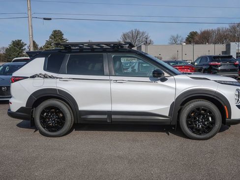 New 2026 Mitsubishi Outlander Trail Edition image 9