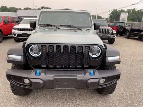 Used 2023 Jeep Wrangler Unlimited w/ Sun & Screen Package AWD/4WD image 14