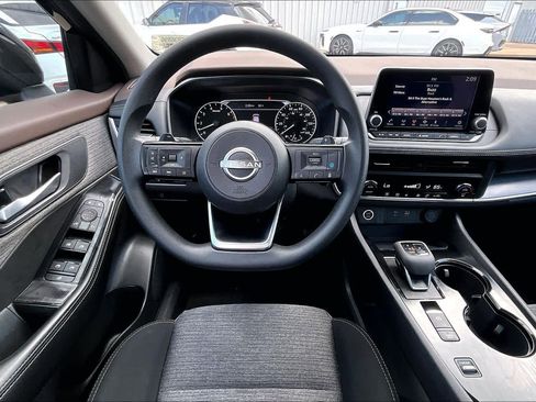 Certified 2023 Nissan Rogue SV image 6