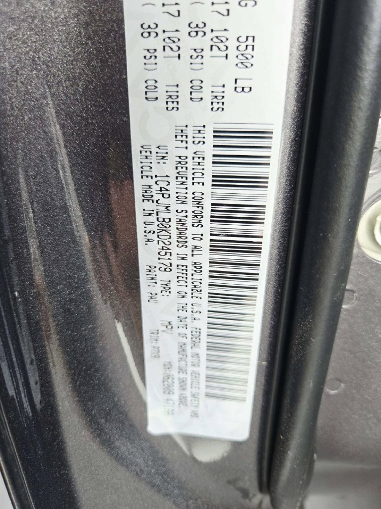 Used 2019 Jeep Cherokee Latitude Plus w/ Comfort/Convenience Group AWD/4WD image 38