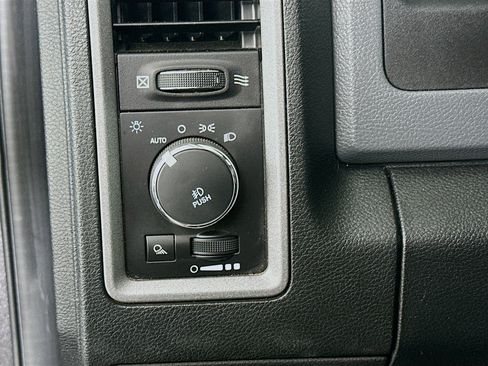 Used 2015 RAM 1500 Express AWD/4WD image 17