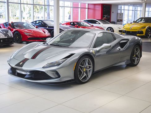 Used 2023 Ferrari F8 Tributo image 13