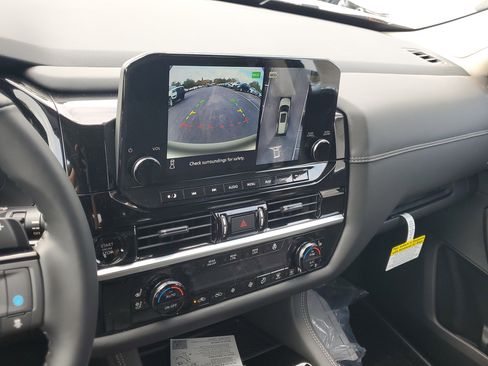 New 2025 Nissan Pathfinder Platinum image 14