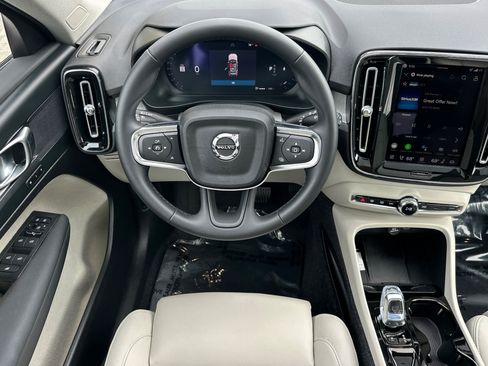 Used 2026 Volvo XC40 B5 Plus AWD/4WD image 16