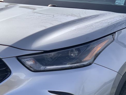 Used 2023 Toyota Highlander XSE image 6