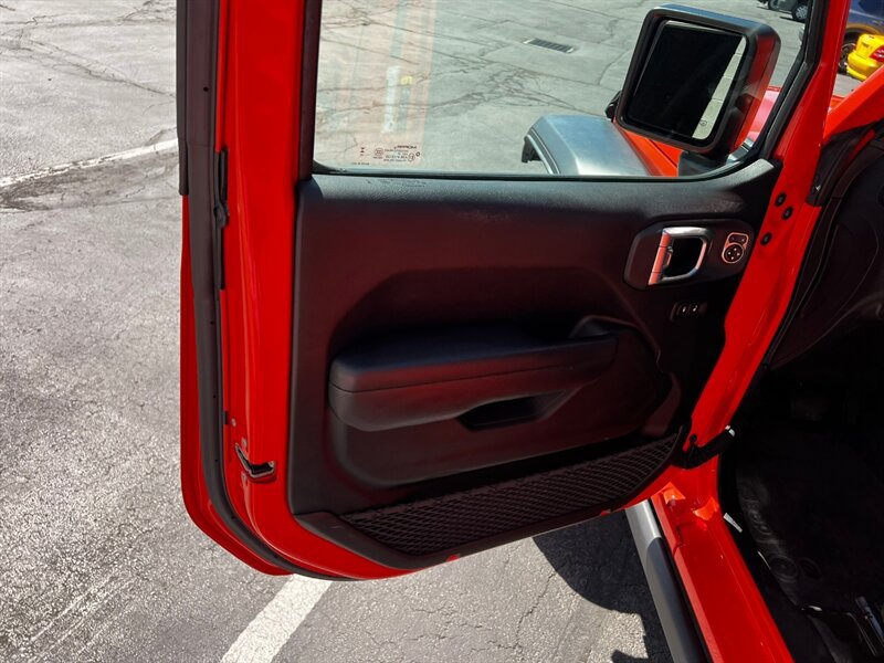 Used 2023 Jeep Wrangler Unlimited w/ Cold Weather Group AWD/4WD image 17