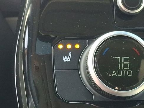 Used 2021 Toyota Highlander XLE image 29