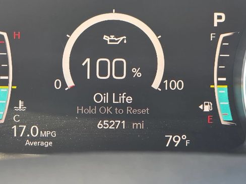 Certified 2024 Chrysler Pacifica Touring-L FWD image 37