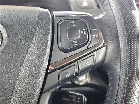 Used 2018 Toyota Avalon XLE image 9