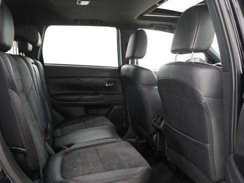 Used 2020 Mitsubishi Outlander SE FWD image 13