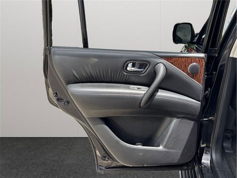 Used 2020 Nissan Armada SL w/ Premium Package image 43