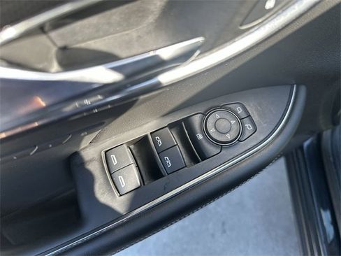 Used 2023 Buick Envision Essence image 15