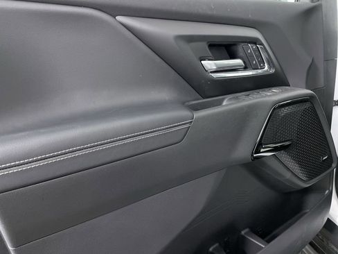 New 2025 Chevrolet Silverado EV LT image 23