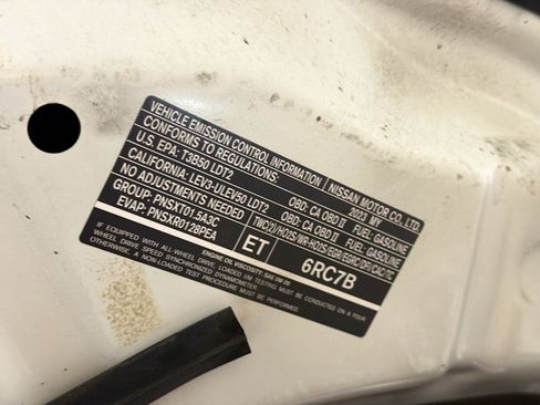 Used 2023 Nissan Rogue SV image 17