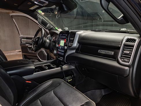 Used 2021 RAM 1500 Laramie w/ Sport Appearance Package AWD/4WD image 14