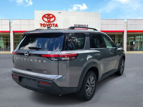 Used 2025 Nissan Pathfinder SV AWD/4WD image 3