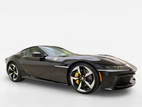 Used 2025 Ferrari 12Cilindri RWD image 3