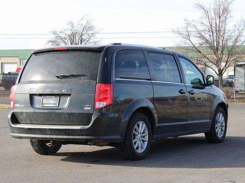 Used 2018 Dodge Grand Caravan SXT image 5
