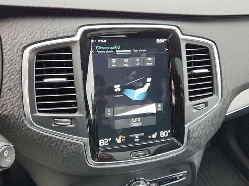 Used 2021 Volvo XC90 T5 Momentum w/ Climate Package image 16