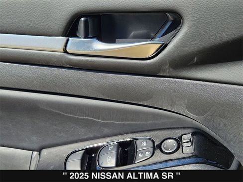 New 2025 Nissan Altima 2.5 SR image 15