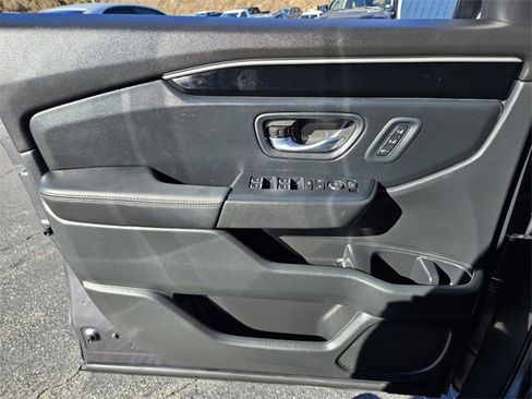 Used 2025 Honda Pilot Touring image 30